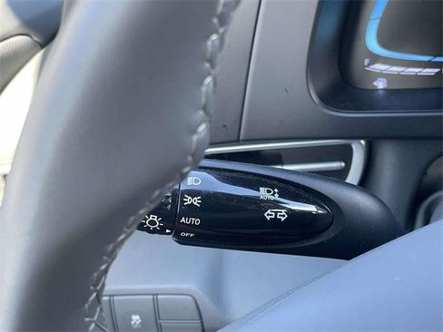 Certified 2025 Hyundai Elantra Sport image 24