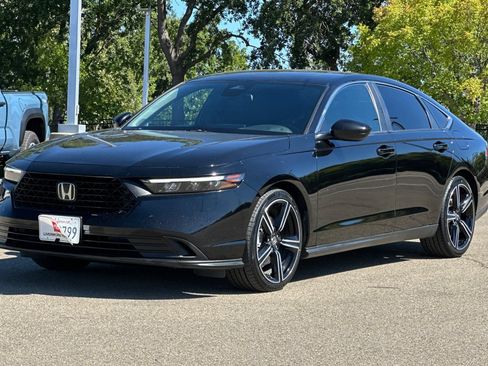 Used 2023 Honda Accord Sport image 8