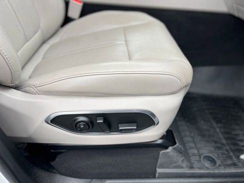 Used 2024 Jeep Wagoneer L Series II w/ Flexible Seating Group image 23