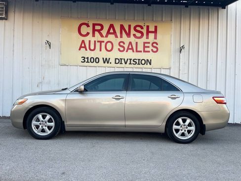 Used 2007 Toyota Camry LE image 2