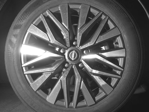 Used 2025 Nissan Altima 2.5 SV FWD image 13