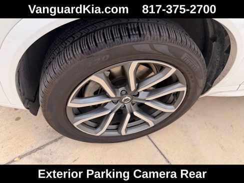 Used 2019 Volvo XC90 T5 Momentum w/ Multimedia Package image 9