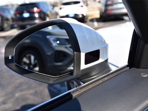 Used 2023 Audi A4 2.0T Premium w/ Convenience Package image 11