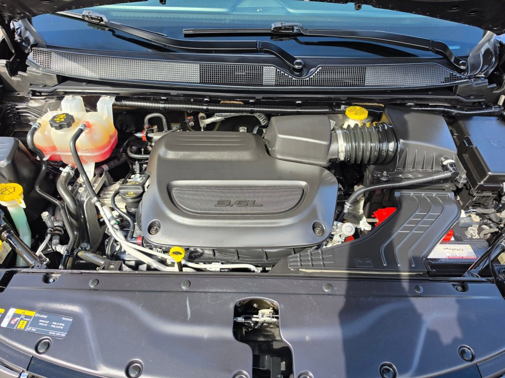 Used 2022 Chrysler Pacifica Touring-L FWD image 22