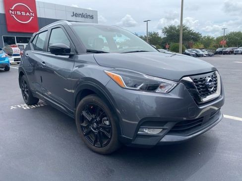 Used 2020 Nissan Kicks SR w/ SR Premium Package FWD image 1