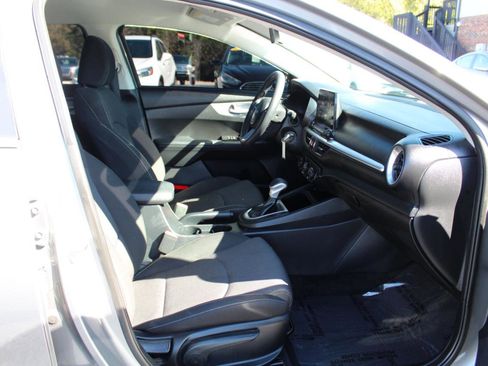 Used 2024 Kia Forte LXS FWD image 11