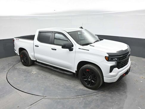 Used 2023 Chevrolet Silverado 1500 RST w/ Redline Edition AWD/4WD image 17