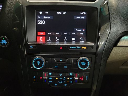 Used 2018 Ford Explorer XLT w/ Equipment Group 202A FWD image 25