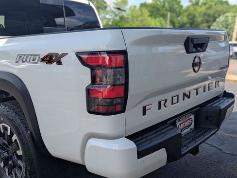 Used 2023 Nissan Frontier PRO-4X w/ Pro Convenience Package AWD/4WD image 8
