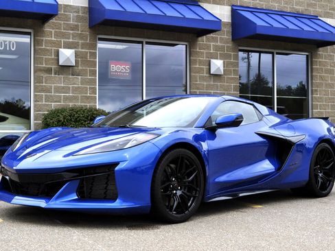 Used 2023 Chevrolet Corvette Z06 image 3