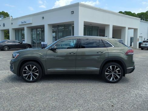 Used 2026 Volkswagen Atlas Cross Sport SEL Premium R-Line AWD/4WD image 4