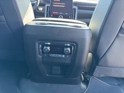 New 2026 GMC Yukon XL Elevation w/ LPO, Elevation Black Package image 25