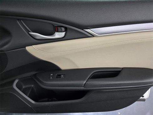 Used 2016 Honda Civic Touring image 25