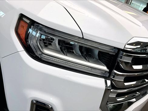 Used 2022 GMC Acadia SLE image 48