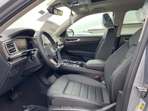 New 2026 Volkswagen Atlas SEL image 8