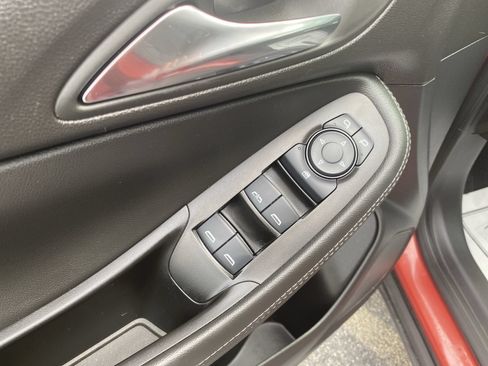 Used 2024 Buick Encore GX Preferred AWD/4WD image 23