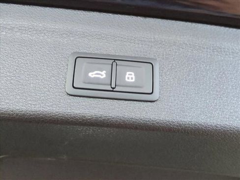 Certified 2025 Audi Q3 2.0T Premium w/ Convenience Package image 7