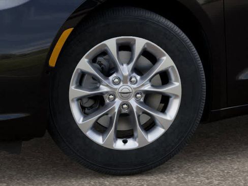 Used 2026 Chrysler Pacifica Select AWD/4WD image 8