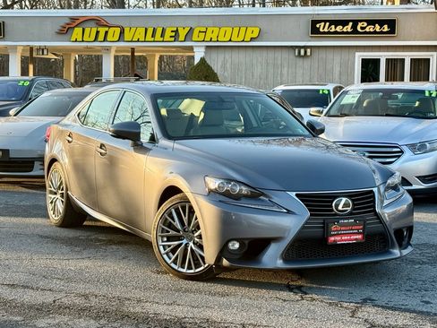 Used 2016 Lexus IS 300 AWD image 1