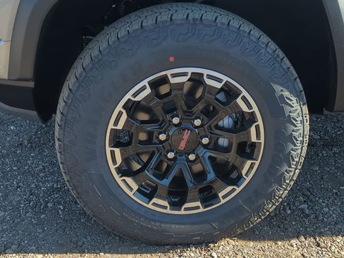 New 2026 GMC Canyon AT4 image 30