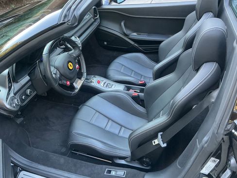 Used 2013 Ferrari 458 Spider image 33