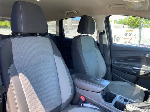 Used 2017 Ford Escape SE AWD/4WD image 16