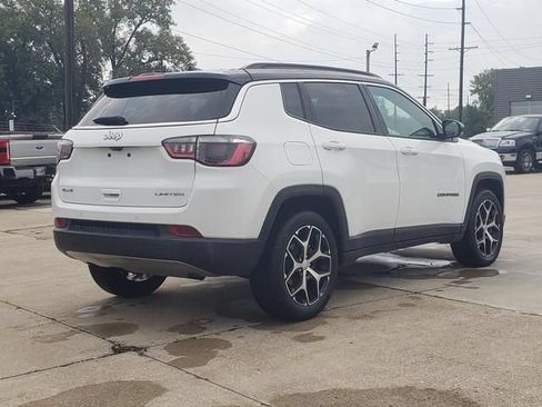 Used 2024 Jeep Compass Limited AWD/4WD image 4