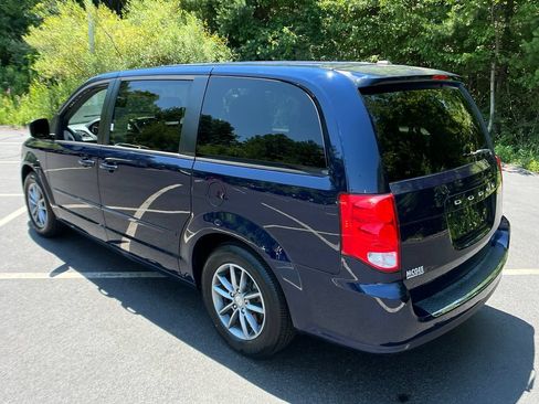 Used 2014 Dodge Grand Caravan SE FWD image 3