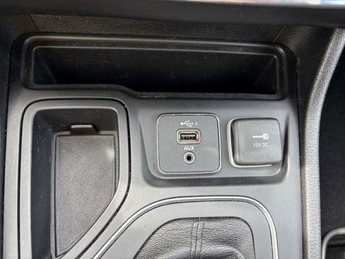Used 2020 Jeep Cherokee Latitude FWD image 25
