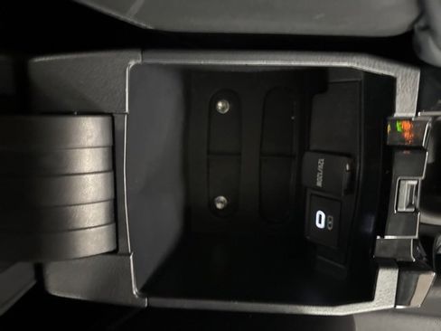 Certified 2024 Toyota Corolla Cross XLE image 33