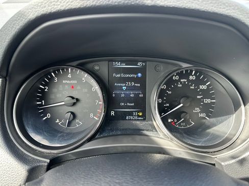 Used 2017 Nissan Rogue S AWD/4WD image 15