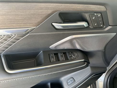 Certified 2025 GMC Acadia Denali w/ Super Cruise Package image 16