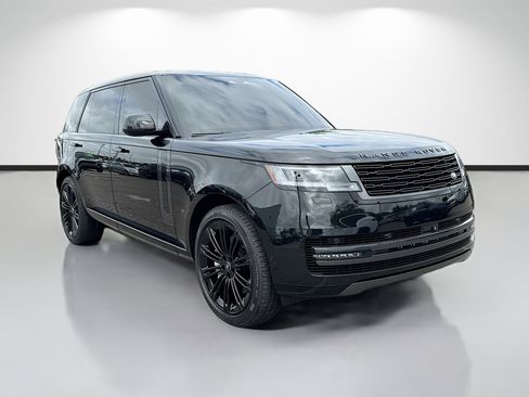 Used 2025 Land Rover Range Rover Long Wheelbase SE AWD/4WD image 7