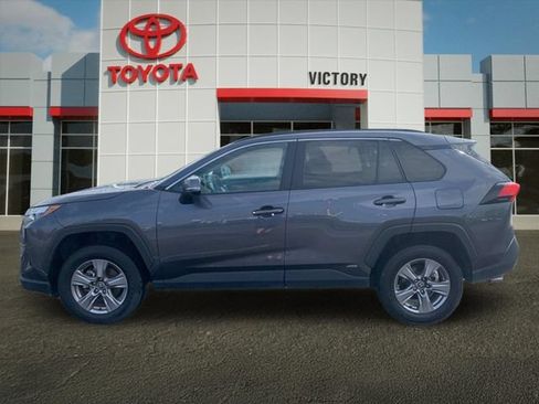 Used 2025 Toyota RAV4 XLE AWD/4WD image 6