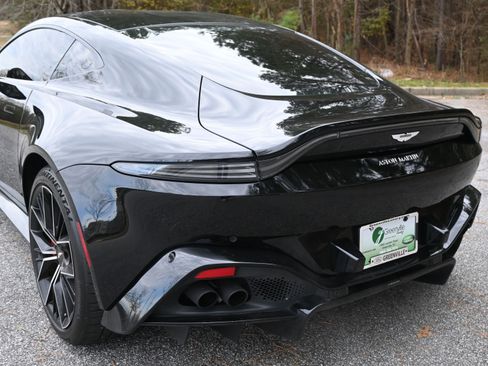 Used 2021 Aston Martin V8 Vantage Coupe image 5