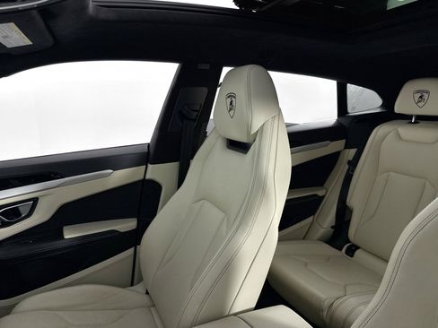 Used 2021 Lamborghini Urus AWD/4WD image 48