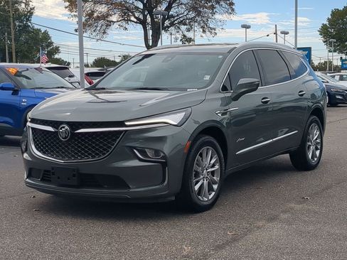 Used 2022 Buick Enclave Avenir image 4