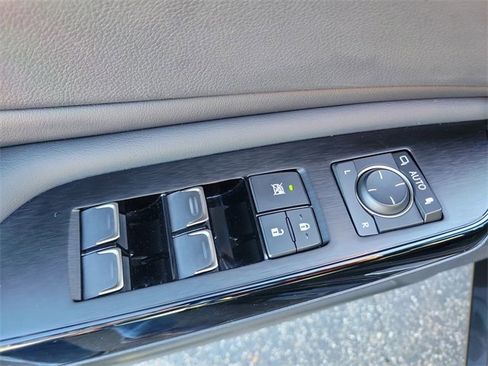 Used 2024 Lexus ES 300h F Sport image 19