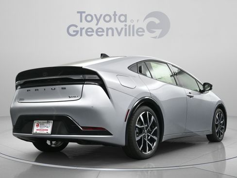 New 2025 Toyota Prius Plug-In Hybrid FWD image 14