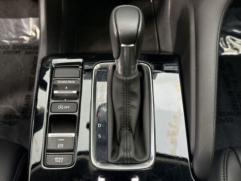 Certified 2025 Acura Integra FWD image 17