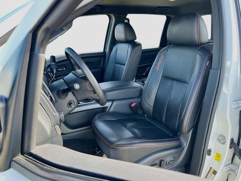 Used 2023 Nissan Titan PRO-4X w/ Pro-4x Convenience Package AWD/4WD image 21