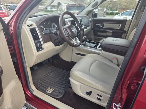 Used 2013 RAM 1500 Laramie w/ Convenience Group image 9
