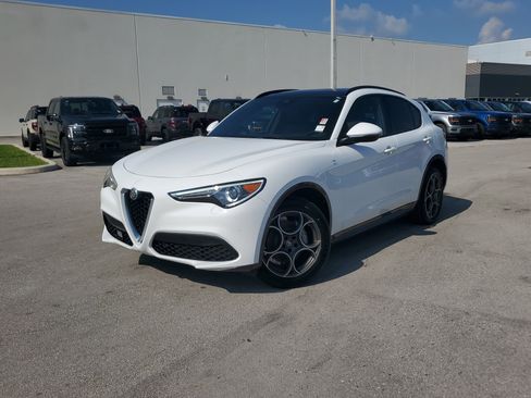Used 2022 Alfa Romeo Stelvio Ti w/ Active Assist Plus Package AWD/4WD image 34
