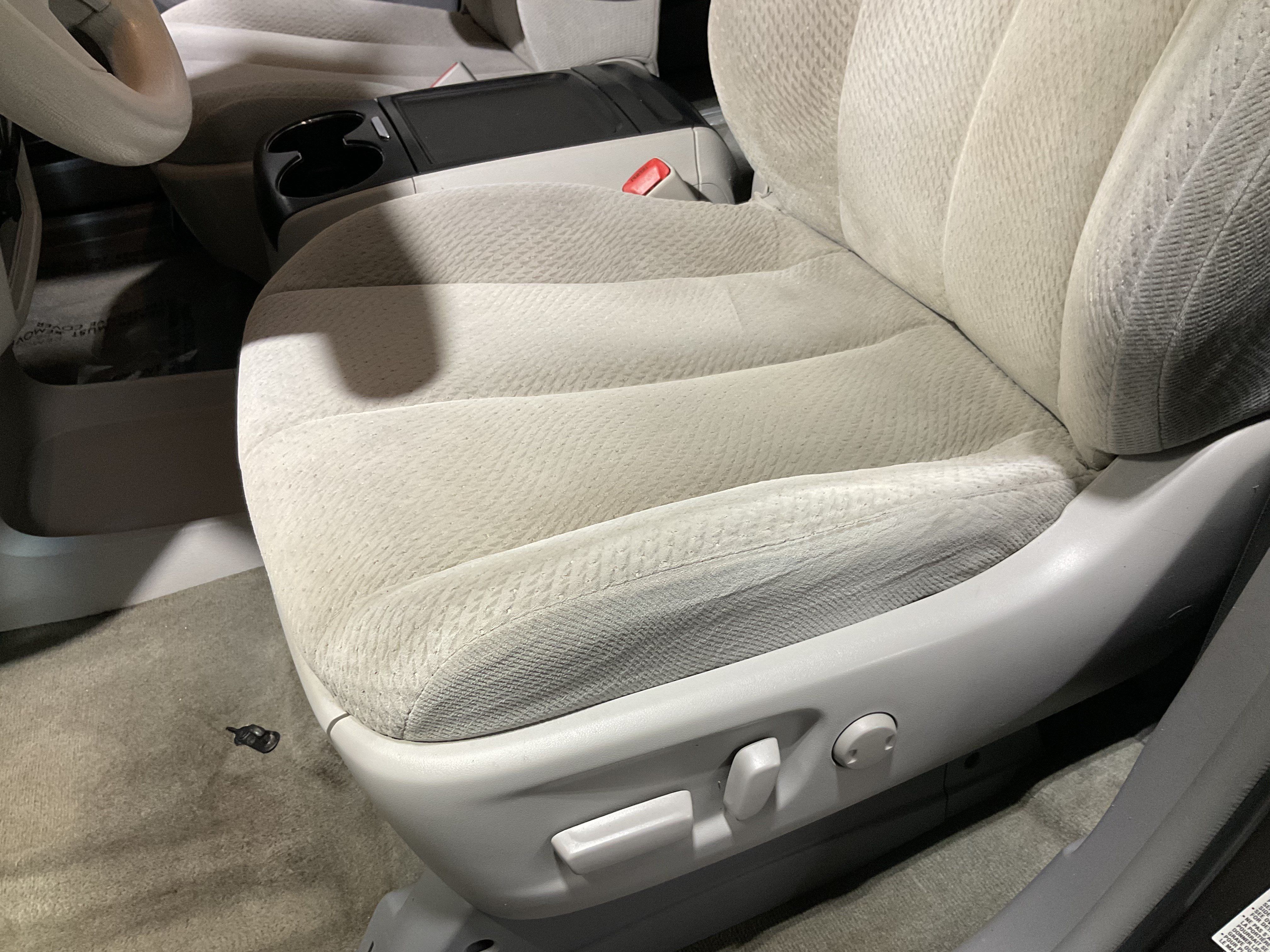 Used 2012 Toyota Sienna LE w/ Towing Pkg FWD image 29