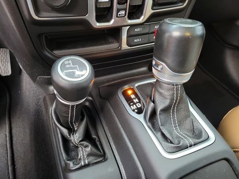 Used 2021 Jeep Wrangler Unlimited Sahara image 19