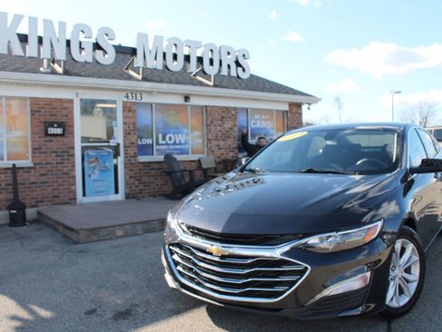 Used 2022 Chevrolet Malibu LT image 1