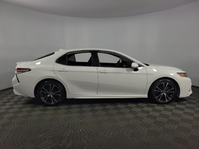 Used 2020 Toyota Camry SE FWD image 10