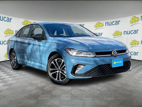 Used 2025 Volkswagen Jetta Sport image 1