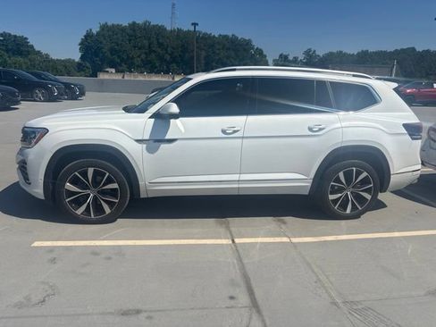 Used 2024 Volkswagen Atlas SEL Premium R-Line AWD/4WD image 2