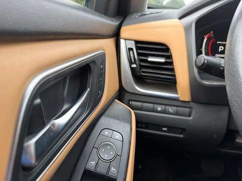 Used 2021 Nissan Rogue Platinum FWD image 12